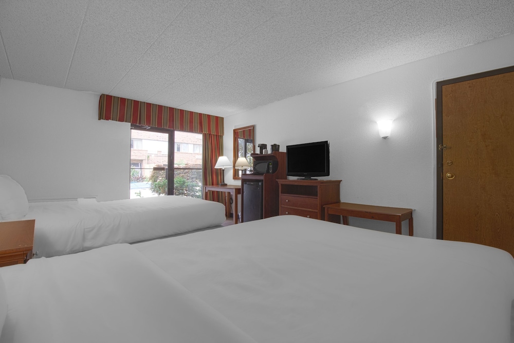 2 Full Bed Accessible
