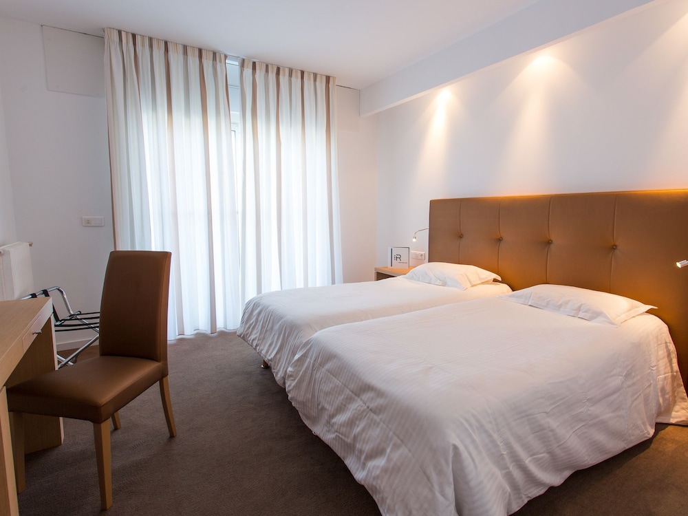 Hotel Revellata 12/50