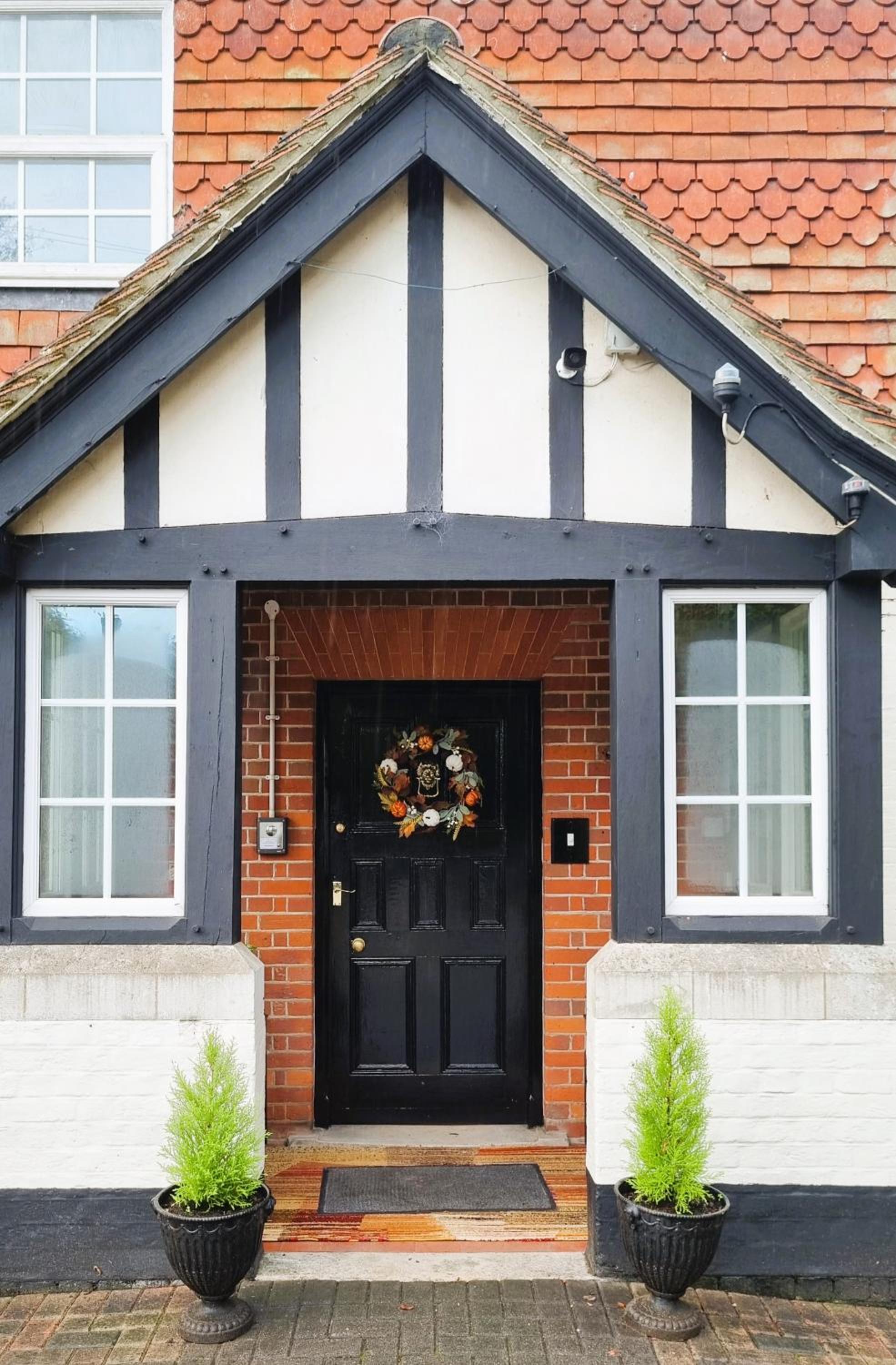 Royal Swan, Ashley Manor - B&B 2/30