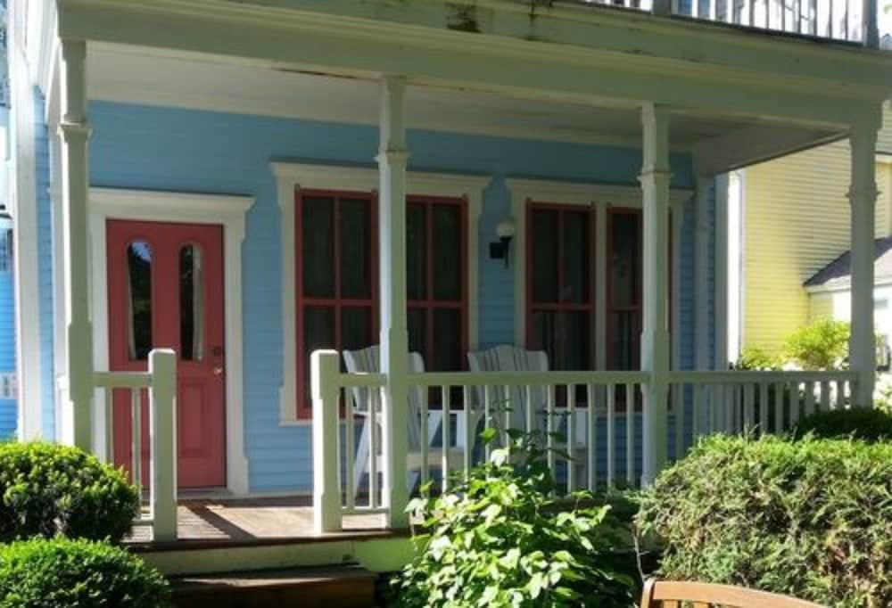 White Lace Inn 1/50