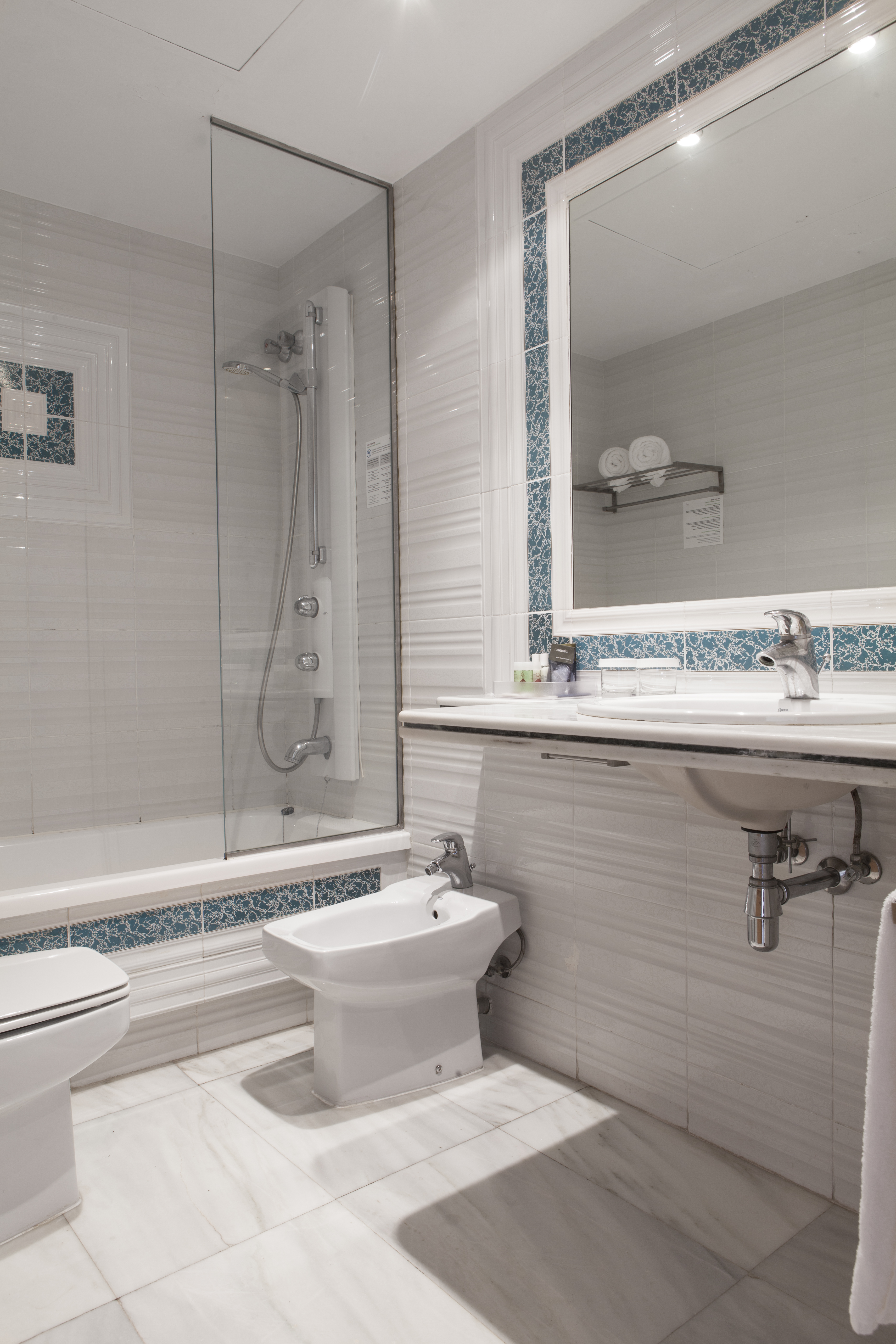 Deluxe, Side Sea View, Urh Sitges Playa Hotel 6/7