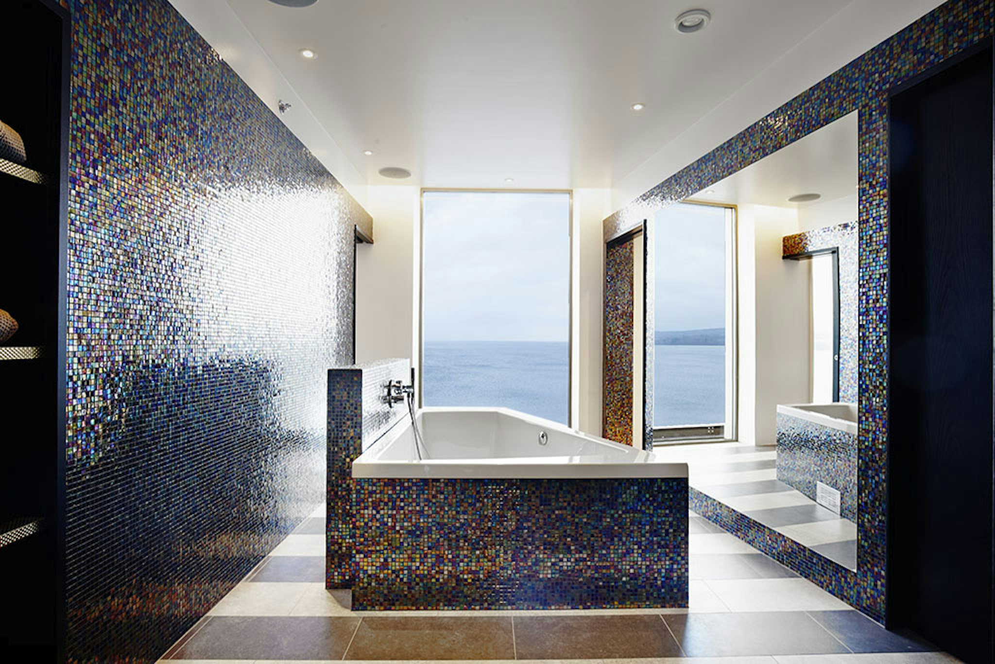 Vox Hotel 25/26