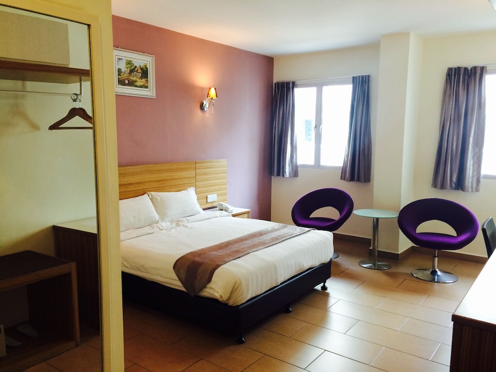 Grand Court Hotel 23/56