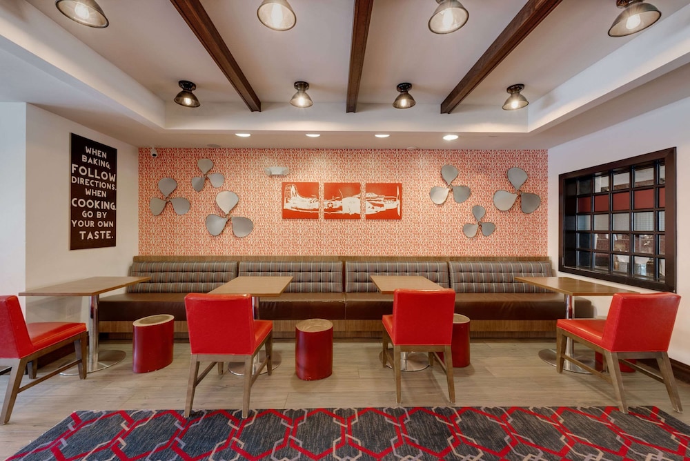 The Crossroads Hotel - Newburgh 23/36