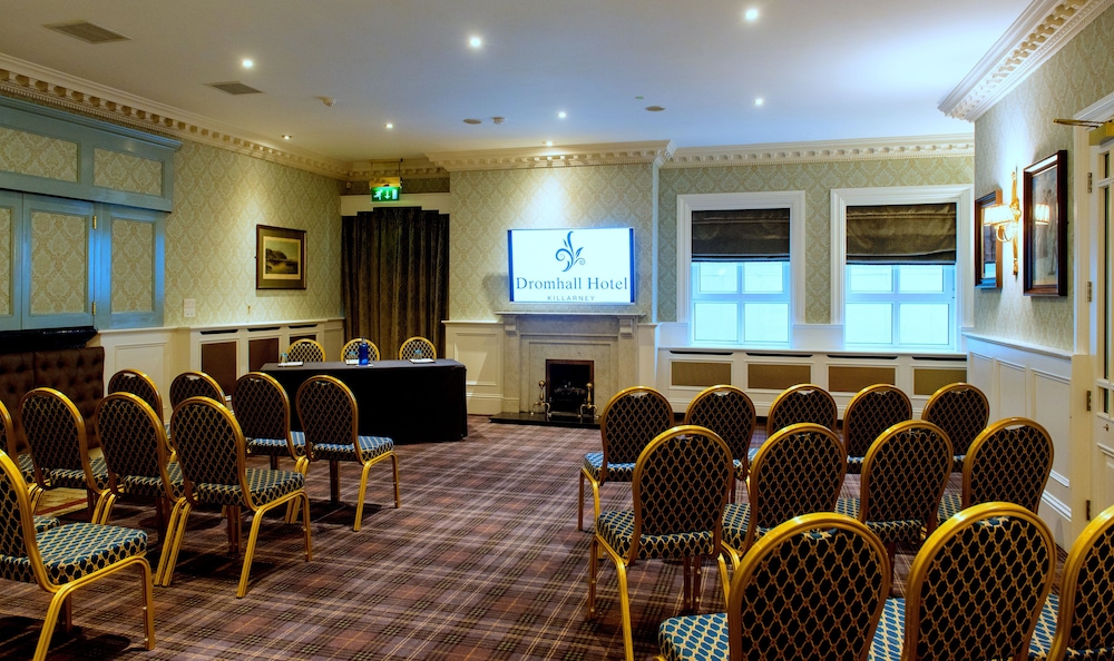 Dromhall Hotel 76/81