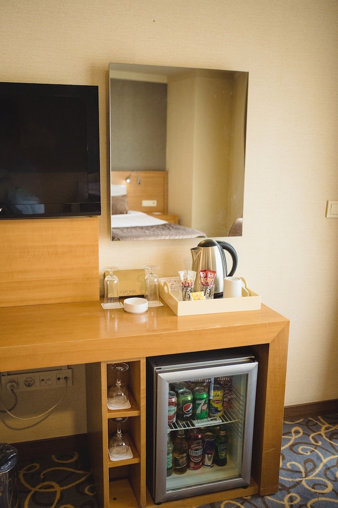 Volley Hotel Izmir 5/63