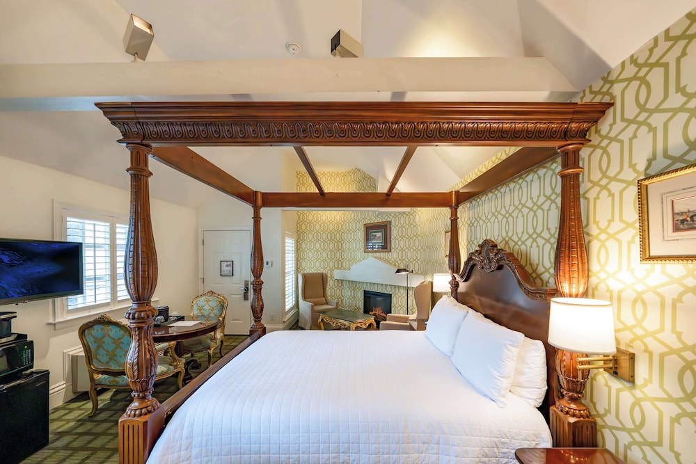 Standard, King Bed
