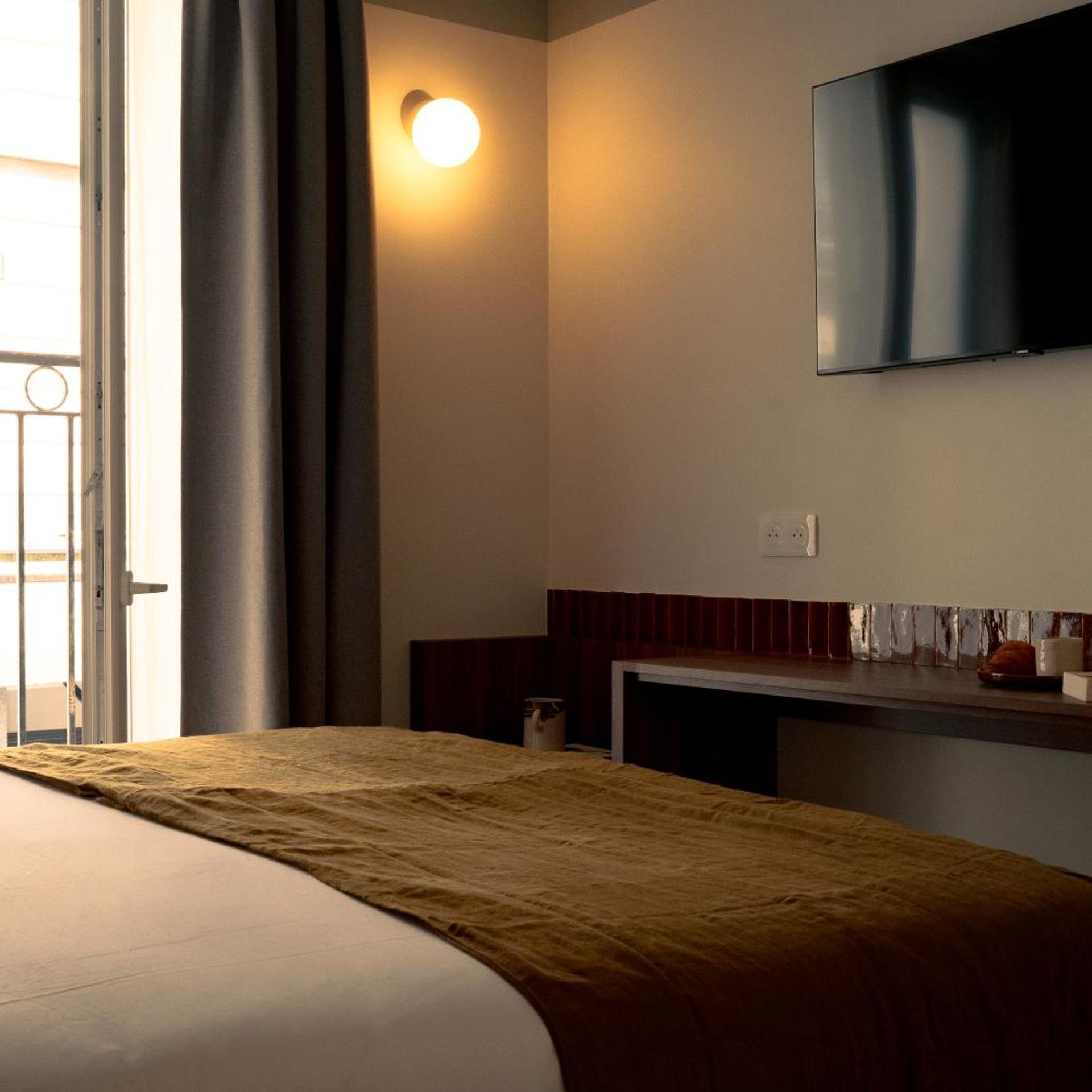 غرفة بريميوم بسرير كينج، HOTEL CAMELIA INTERNATIONAL 2/4