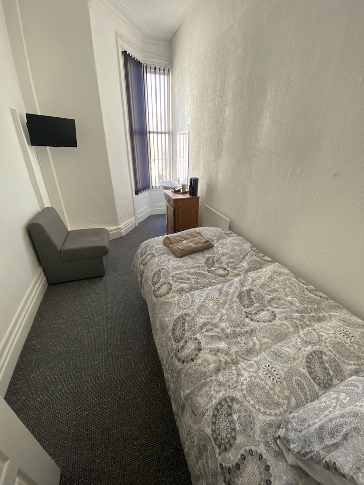 Honley Hotel 20/30