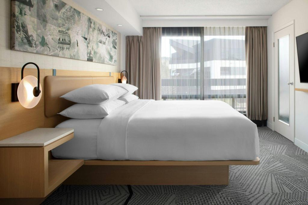 Condominium, King Bed, Sofa, Kitchen