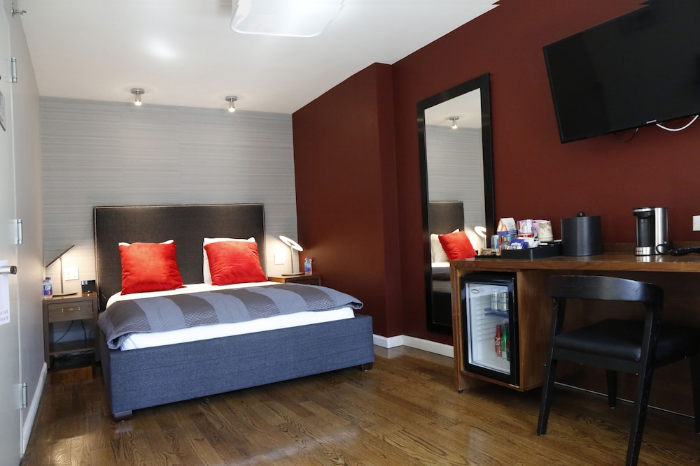 Hotel 32 32 36/78