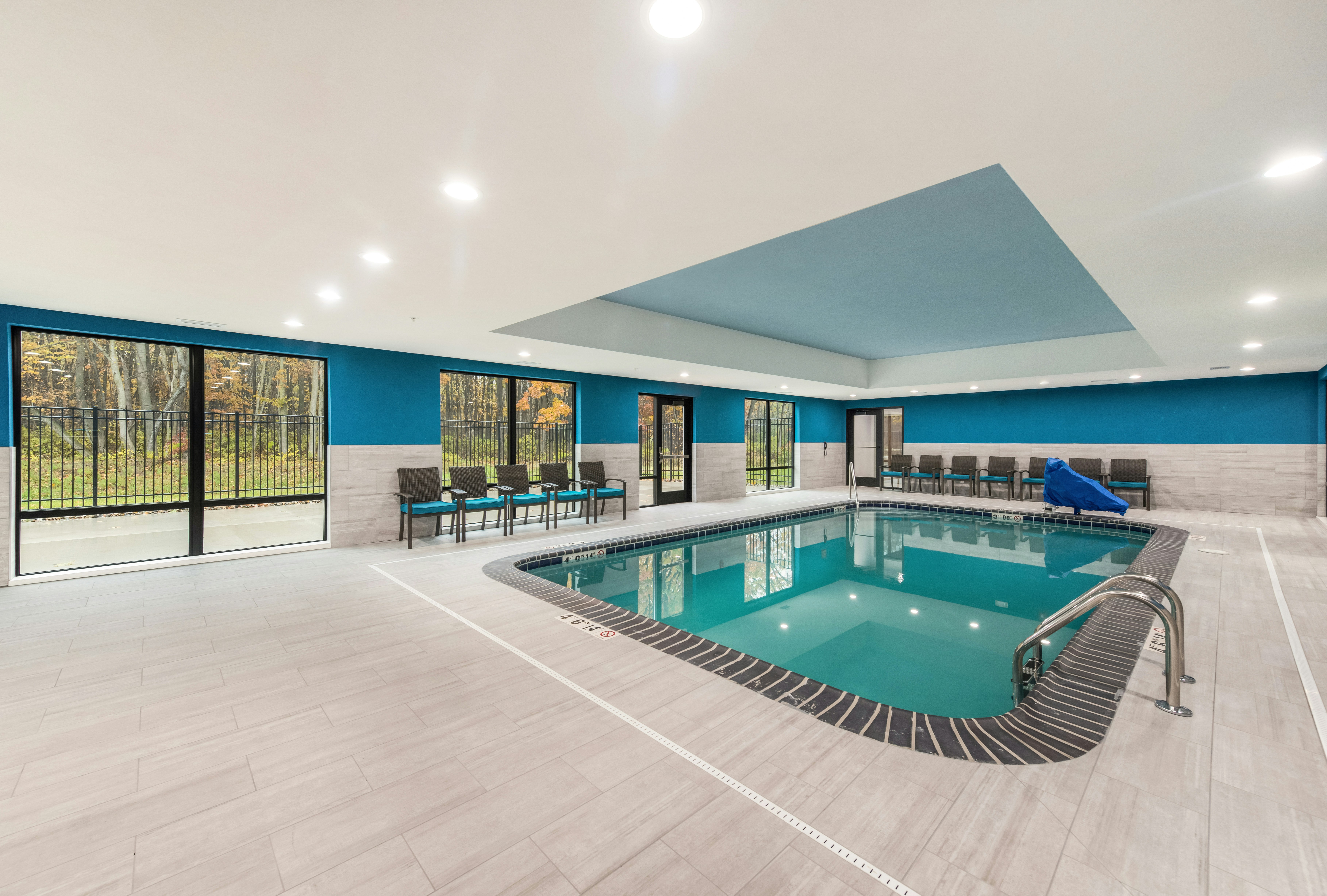 Hampton Inn and Suites Benton Harbor MI 24/47