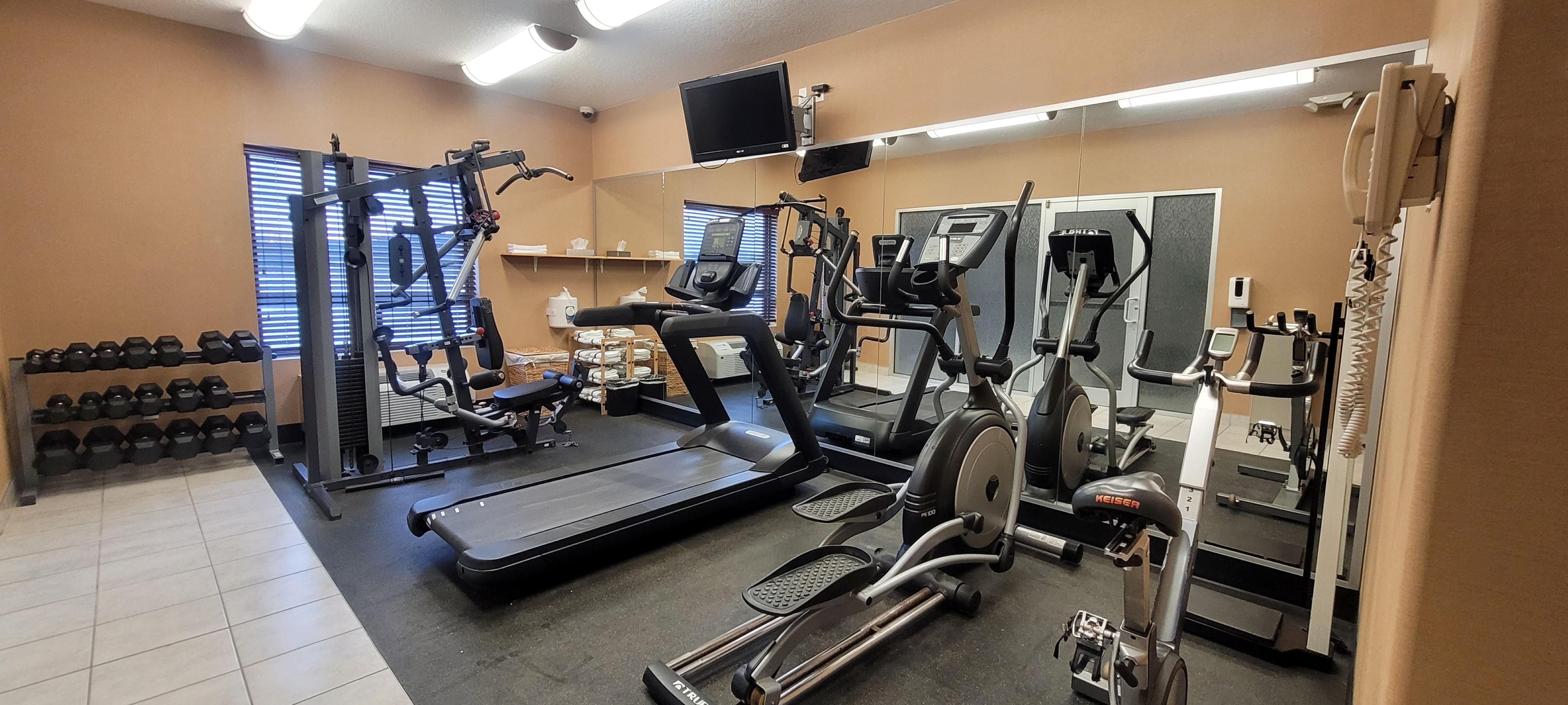 Holiday Inn Express Hotel Suites Whitecourt Southeast 43/78