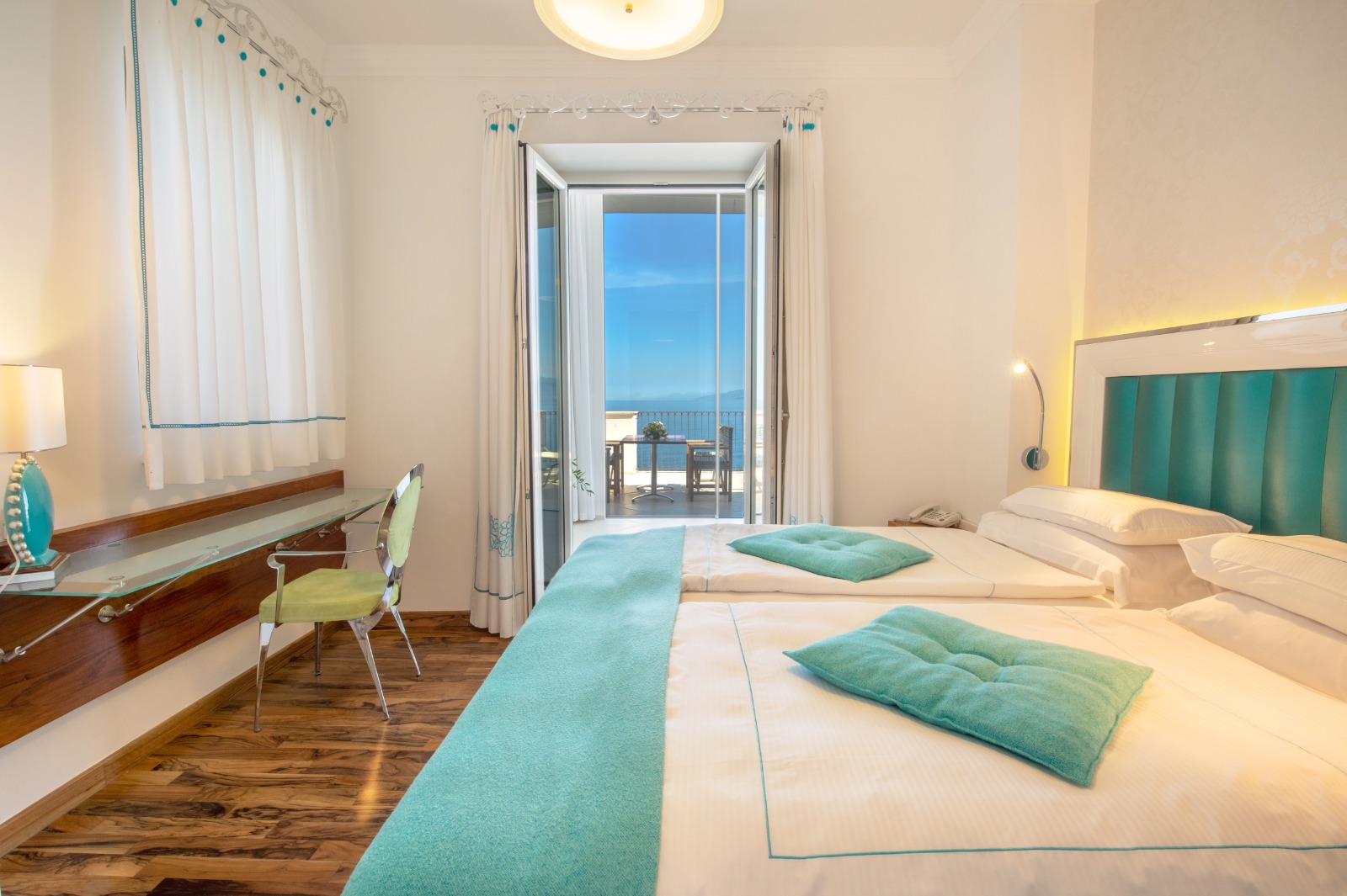 Suite, Annex