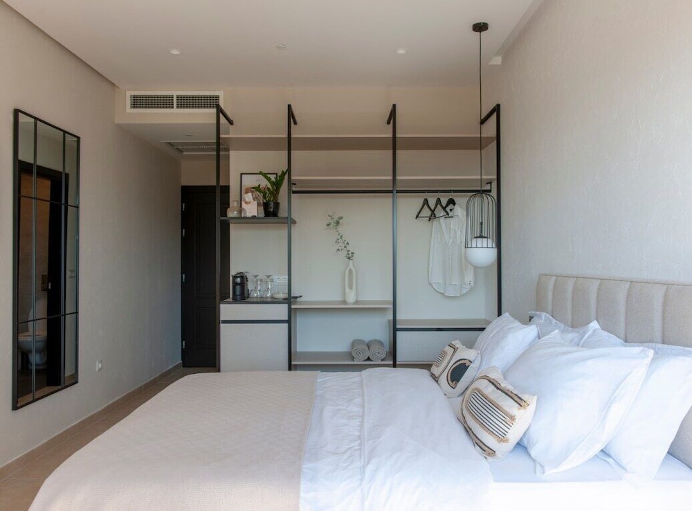 Soho Suites 4/54