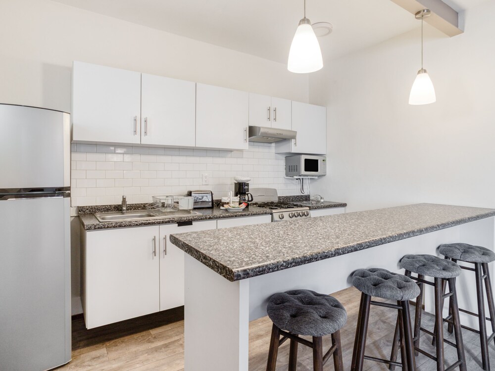 Om 686 Urban Lofts 39/50
