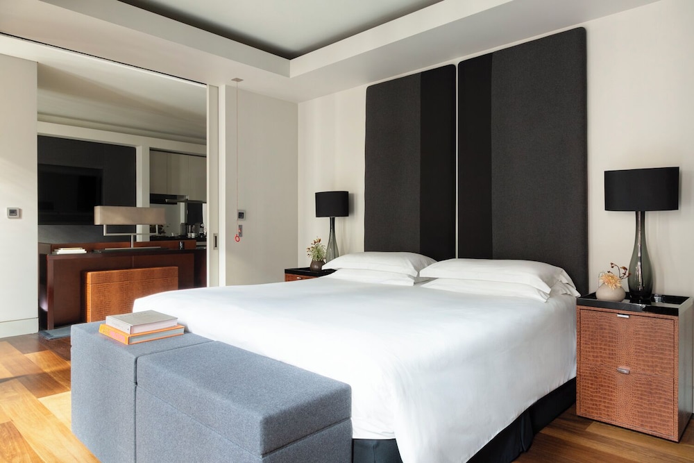 1 BEDROOM, SUPERIOR, SUITE