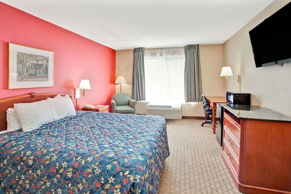 Days Inn By Wyndham Marietta-Atlanta-Delk Road 15/25