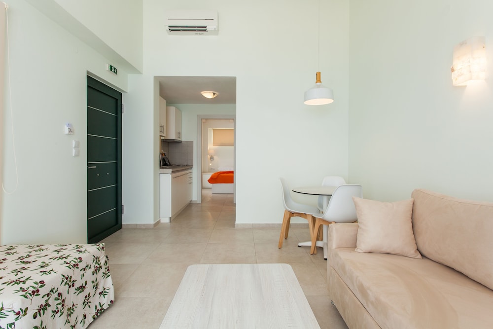 Elpiniki Luxury Apartments 38/66
