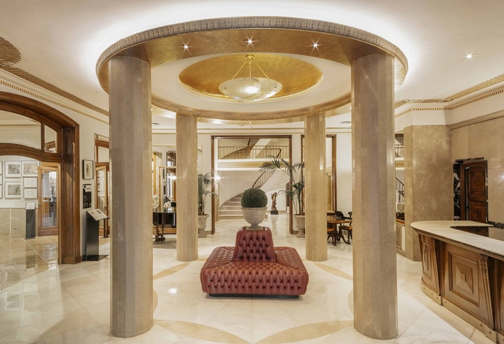 Astoria Hotel 28/42