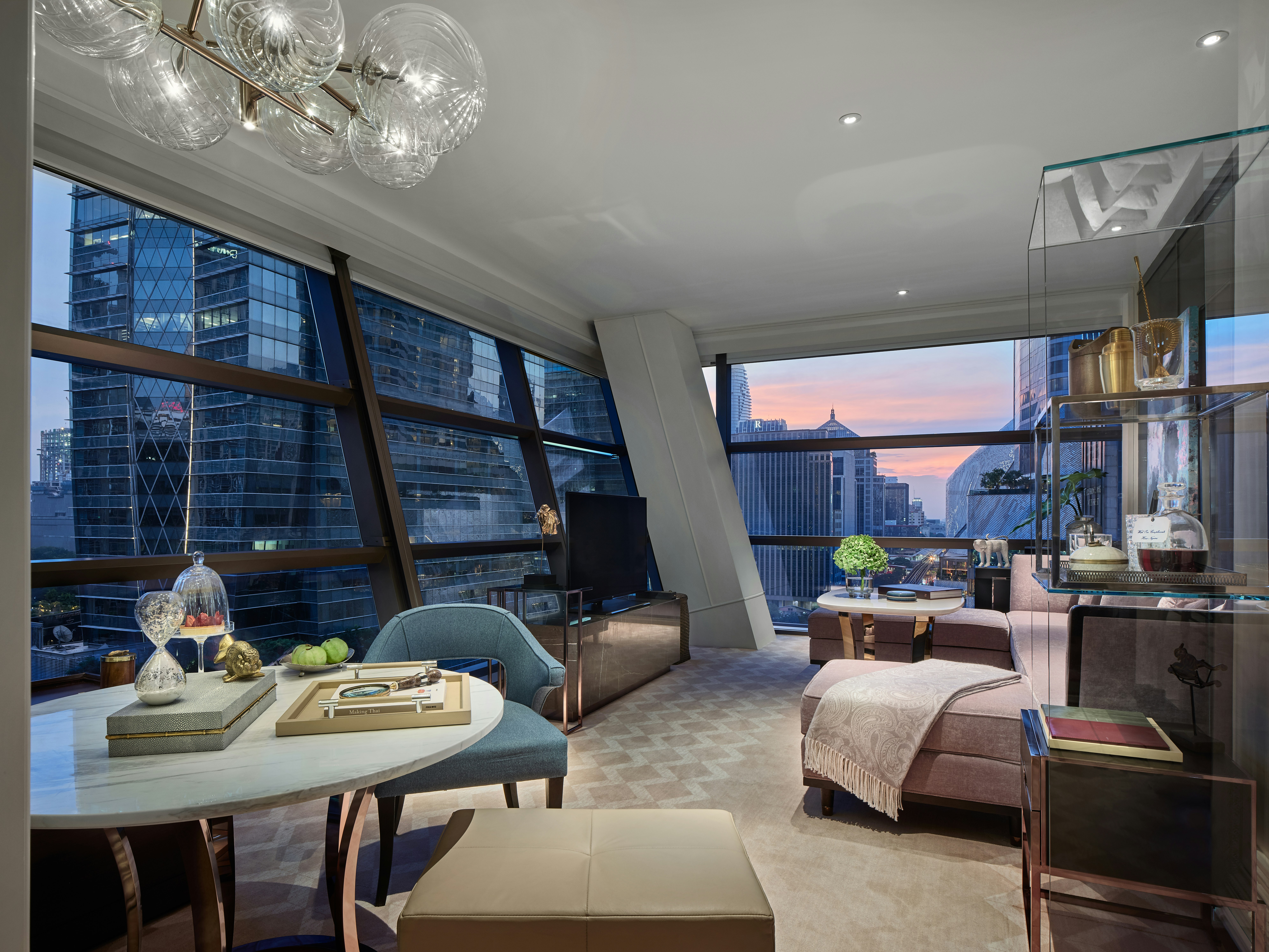 Rosewood Bangkok 54/84