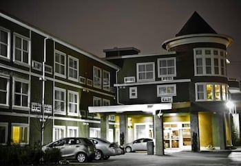 Days Inn By Wyndham Surrey 3/36