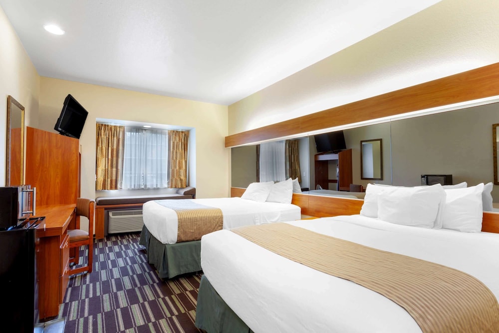 Microtel Inn & Suites by Wyndham Gulf Shores 21/64