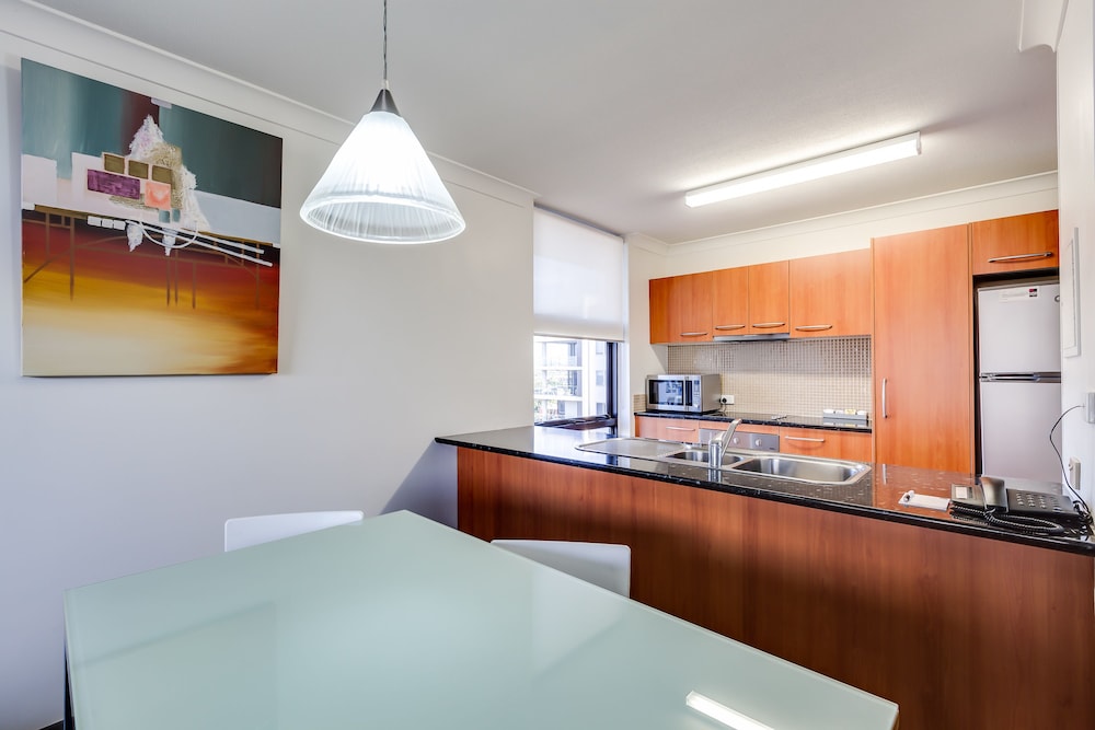 Hillcrest Apartment Hotel 40/49