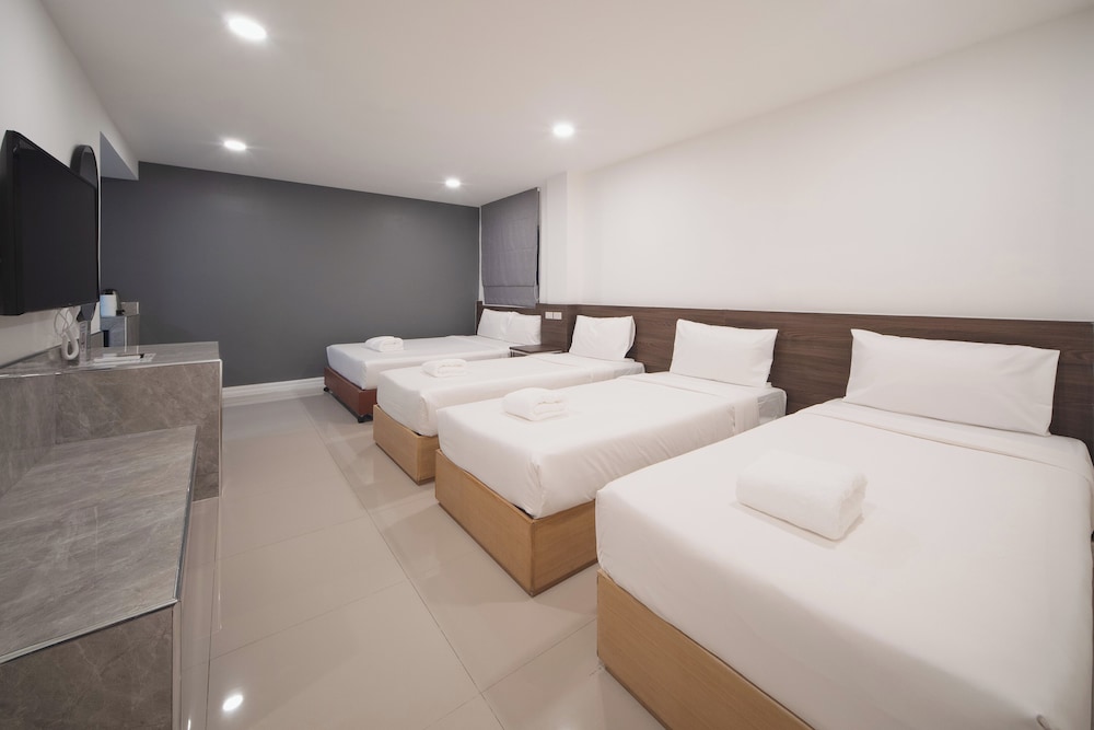 FAMILY, STUDIO, MULTIPLE BEDS, CITY VIEW