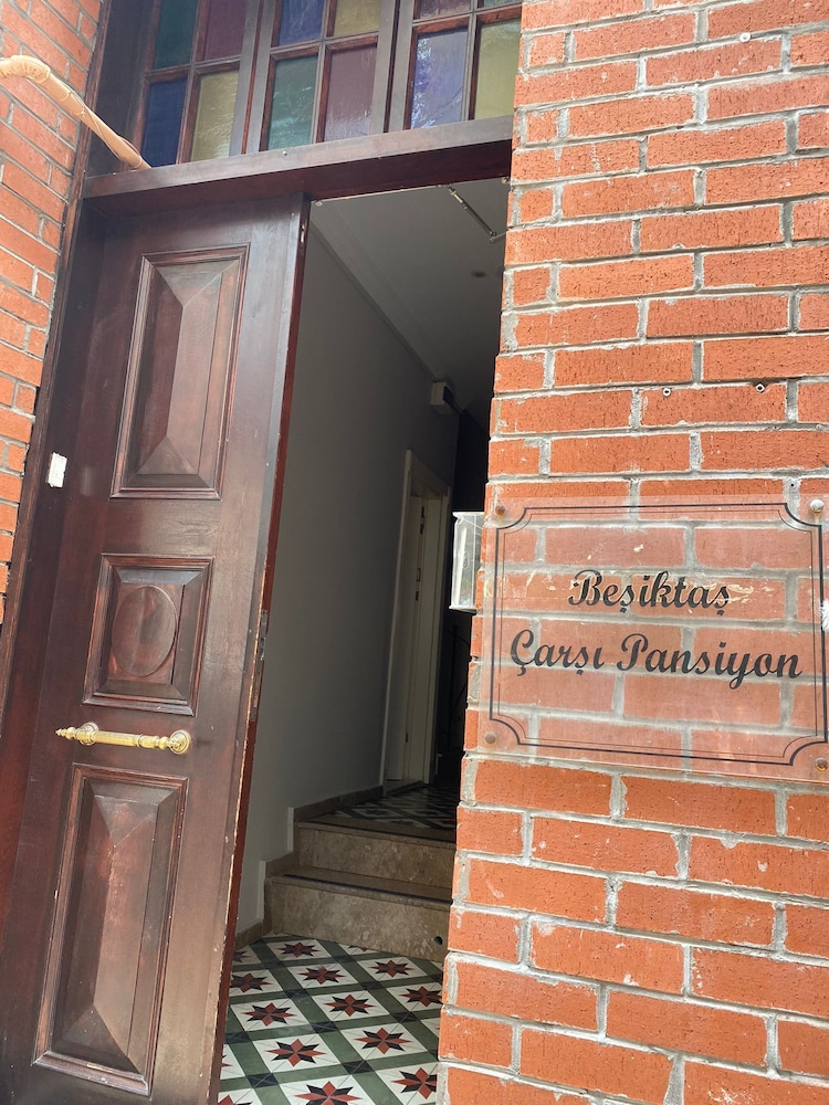 Besiktas Carsi Pansiyon 5/35