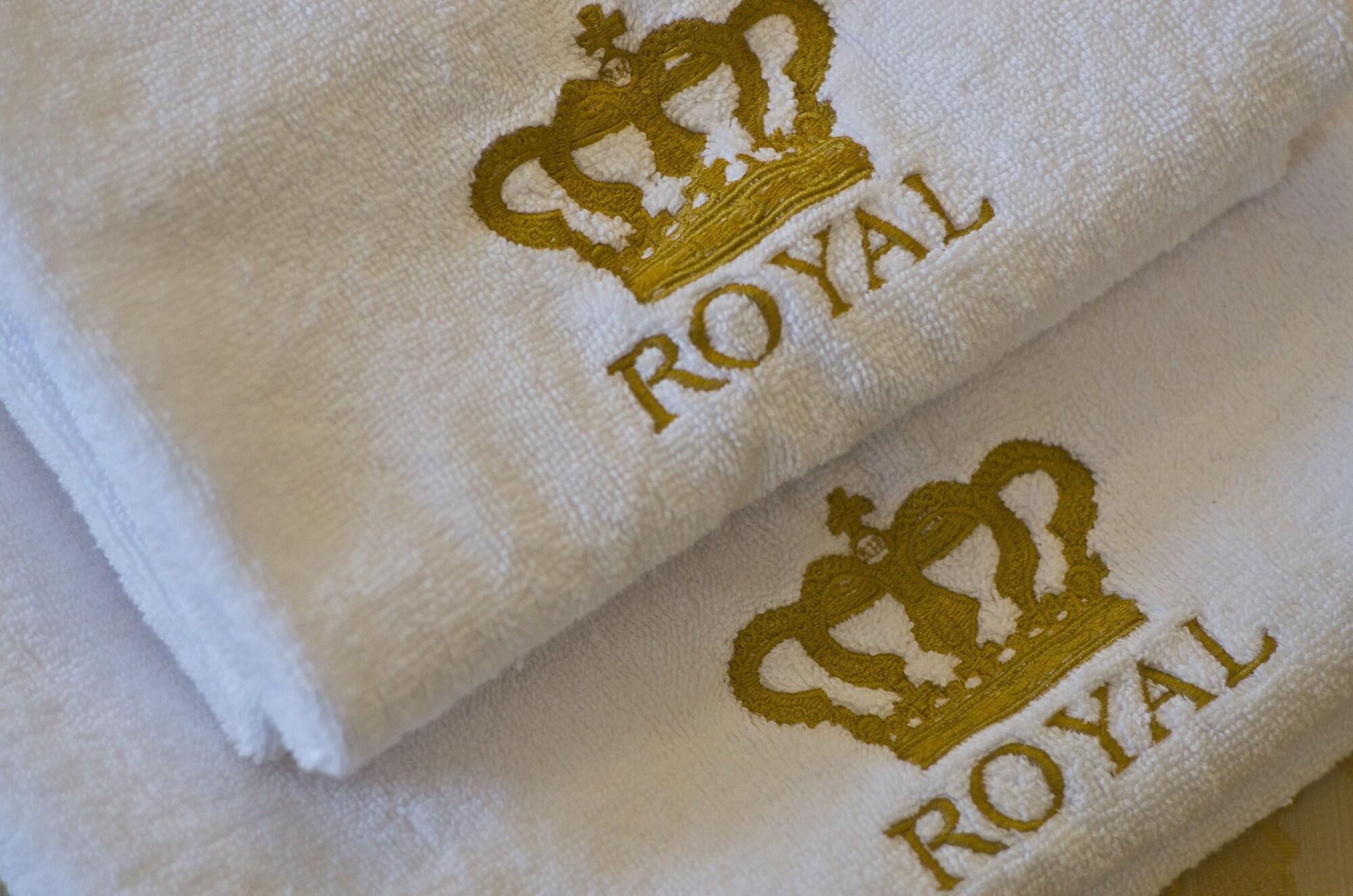 Royal Hotel 8/27