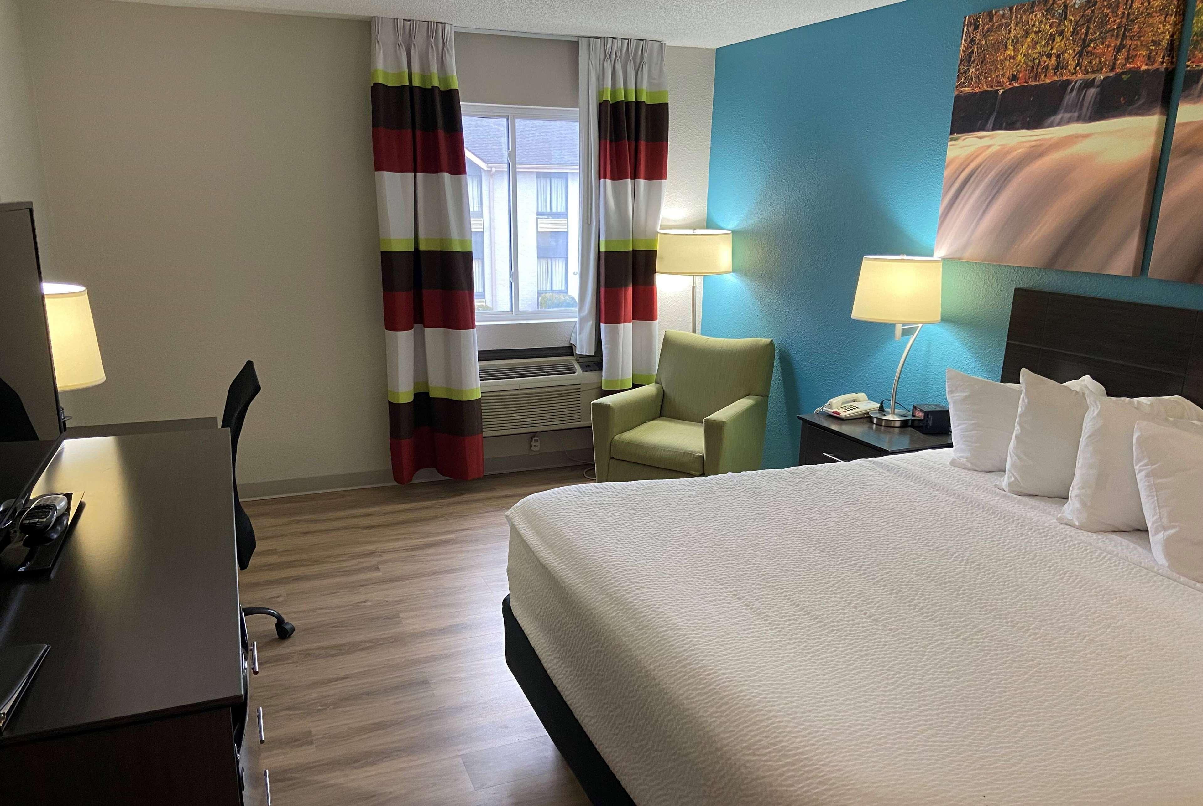 Room, King Bed, High Floor