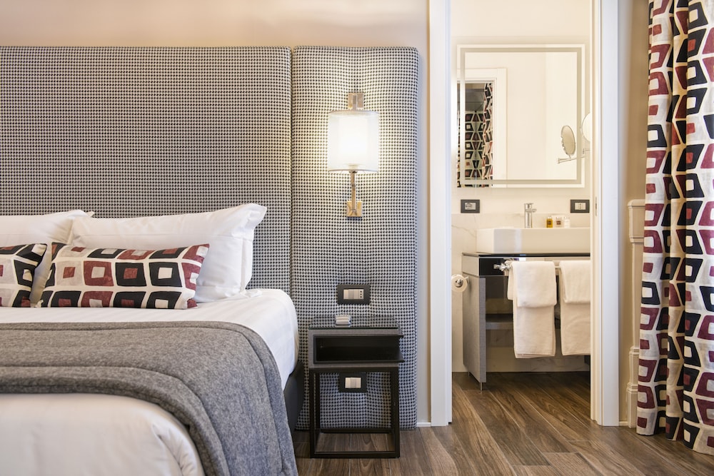 The Independent Suites 50/51