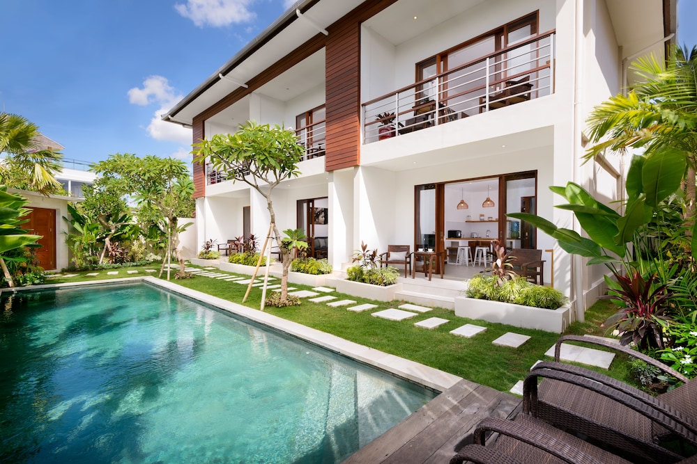 Echo Beach Villa and Apartment 4/65