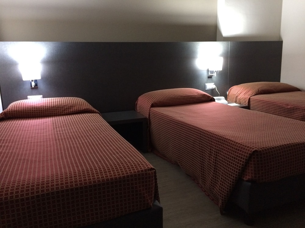 ROOM, TRIPLE