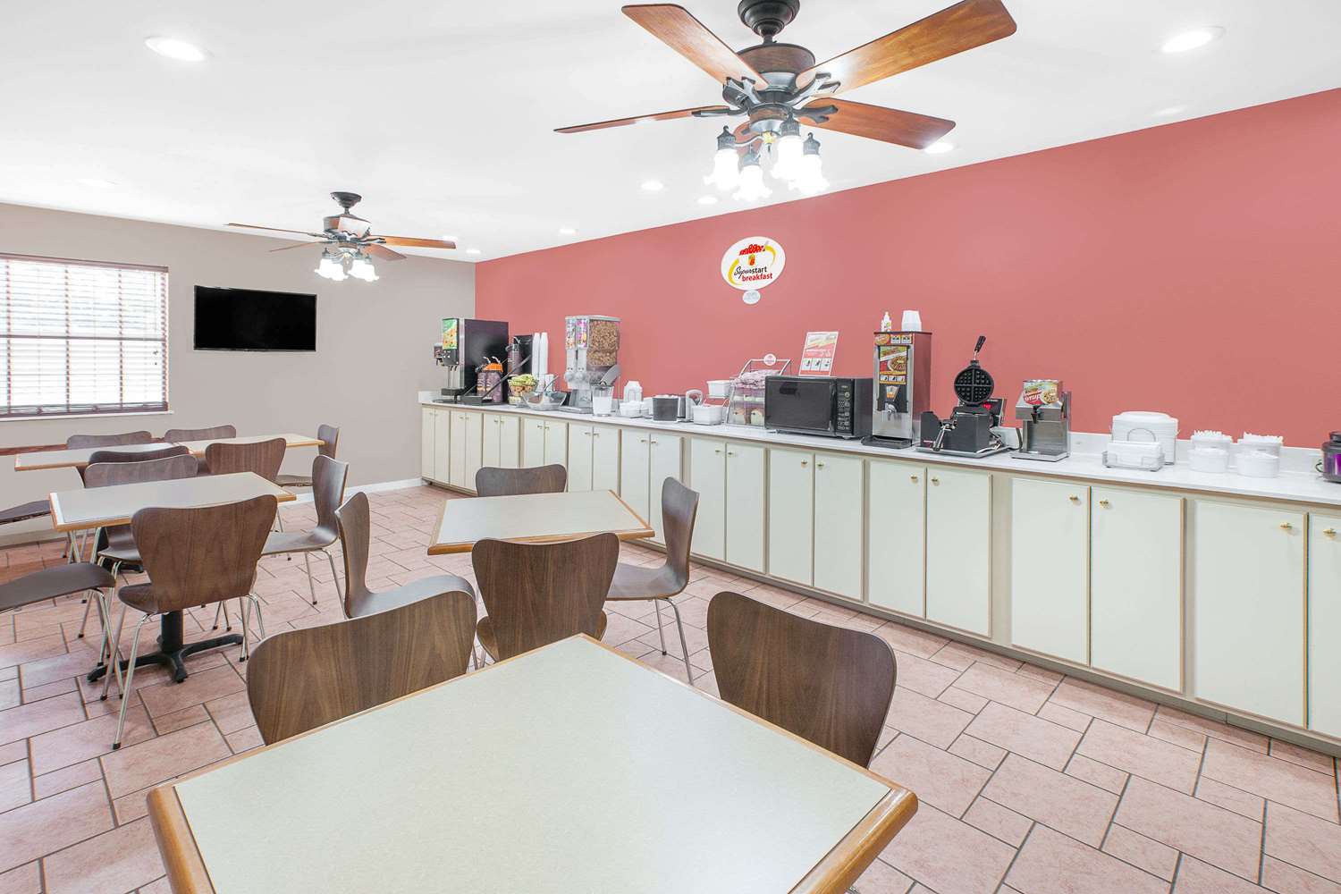 Super 8 By Wyndham Lowell/Bentonville/Rogers Area 13/18