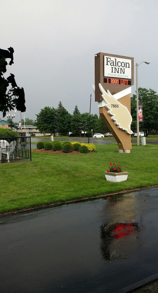 Falcon Inn 60/65