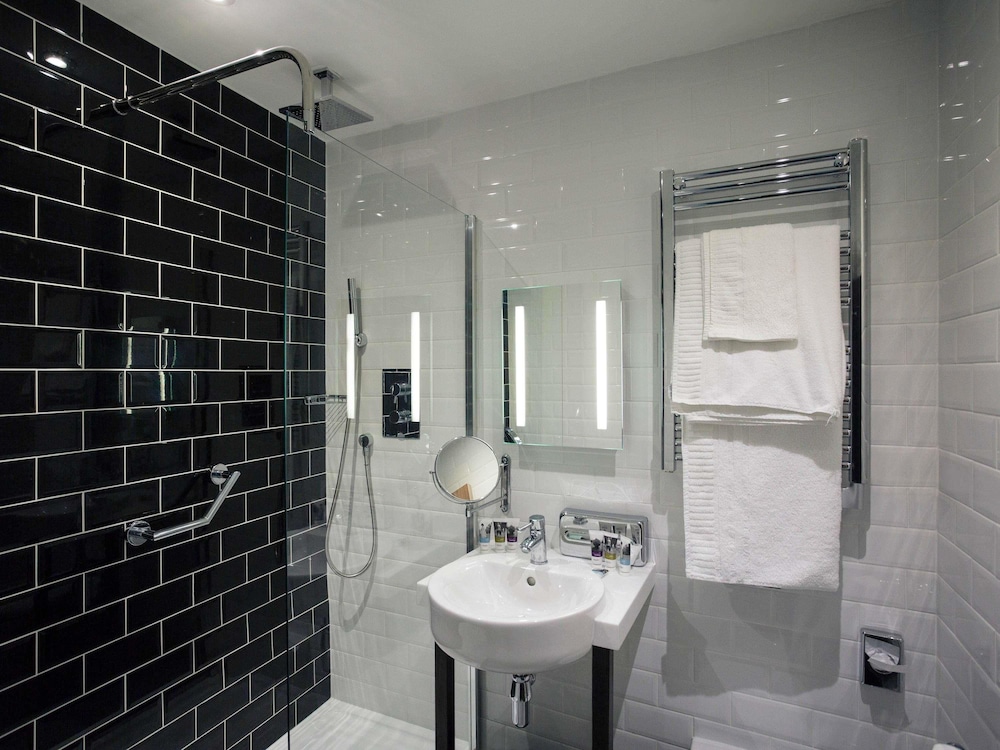 Mercure Doncaster Centre Danum Hotel 48/50