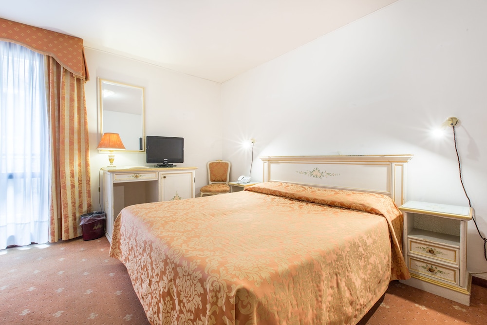 CLASSIC, DOUBLE OR TWIN BED