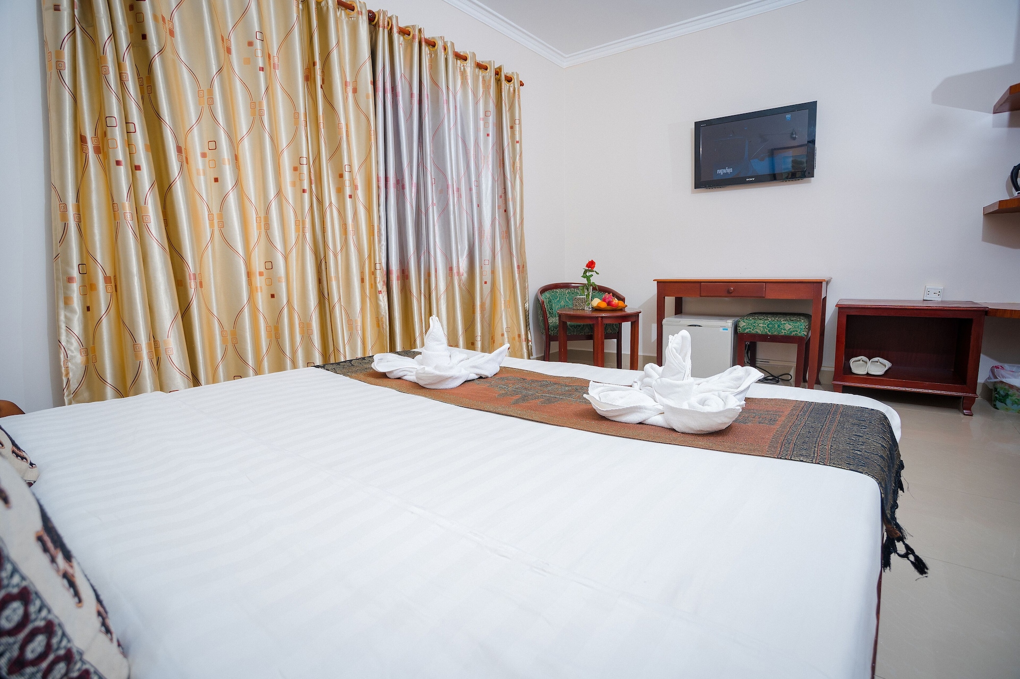 غرفة قياسية بسرير كينج، Silver Mounts Hotel 3/7