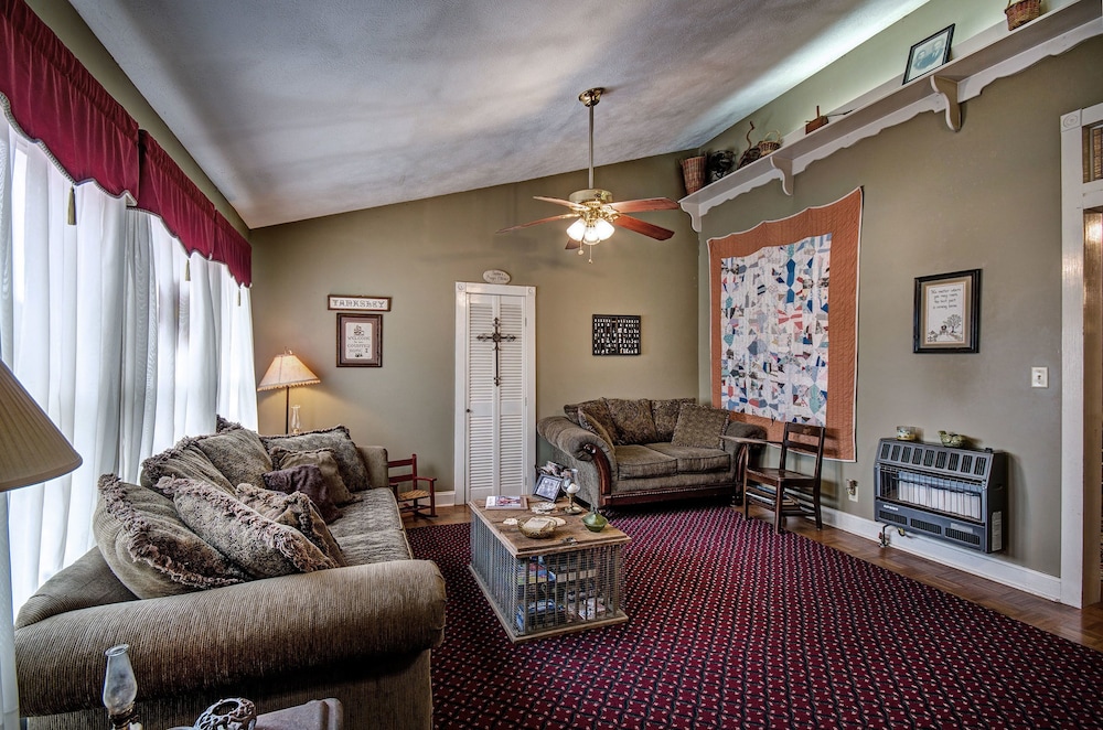 Clyde and Marie s Bed & Breakfast 13/36