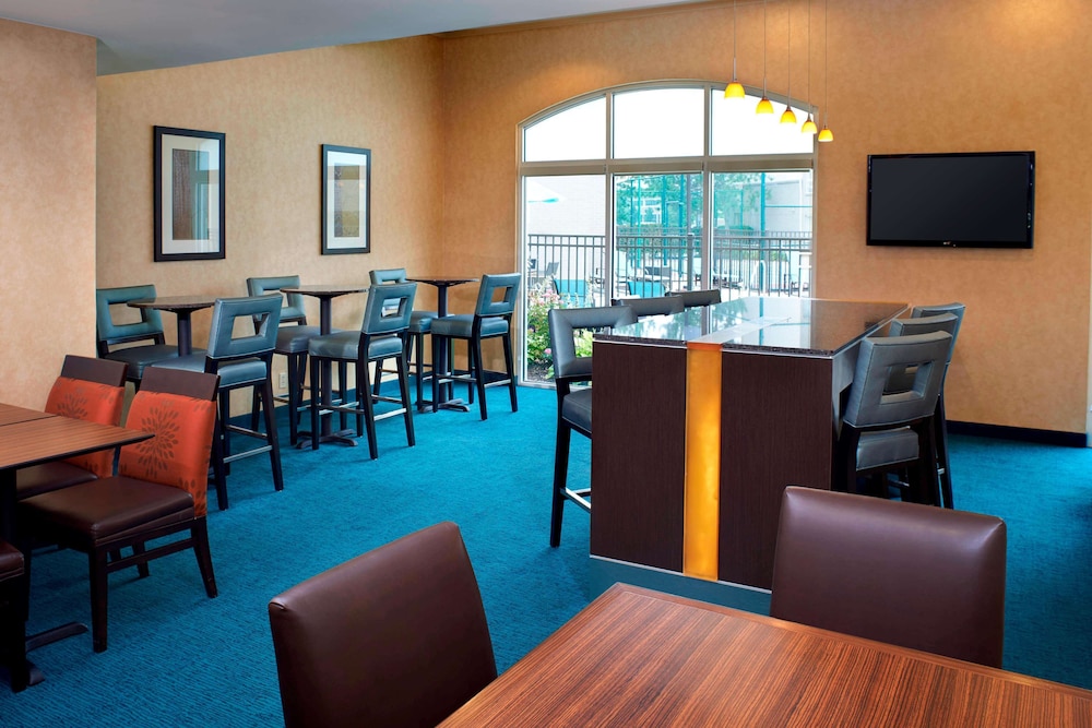 Sonesta ES Suites Detroit Warren 24/38