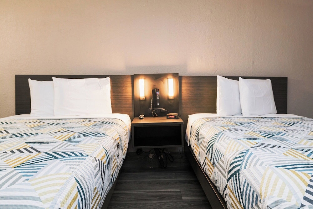 Motel6 Baytown, TX - Garth Rd 40/63