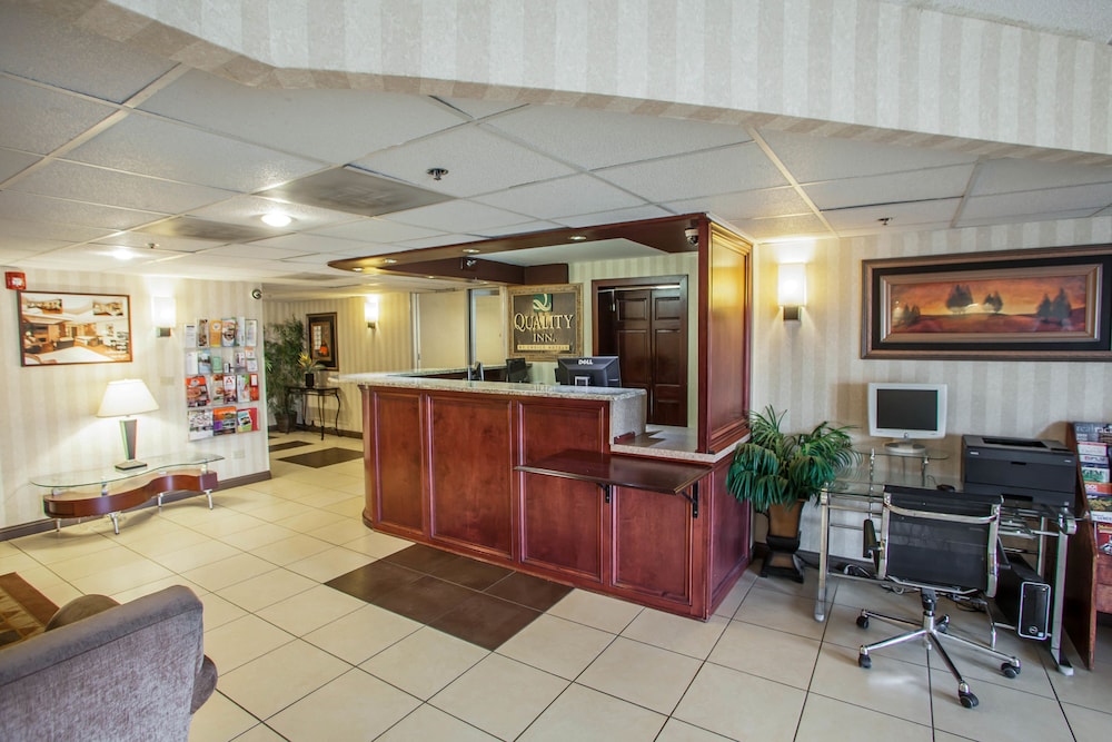 Quality Inn Aurora Naperville Area 8/41