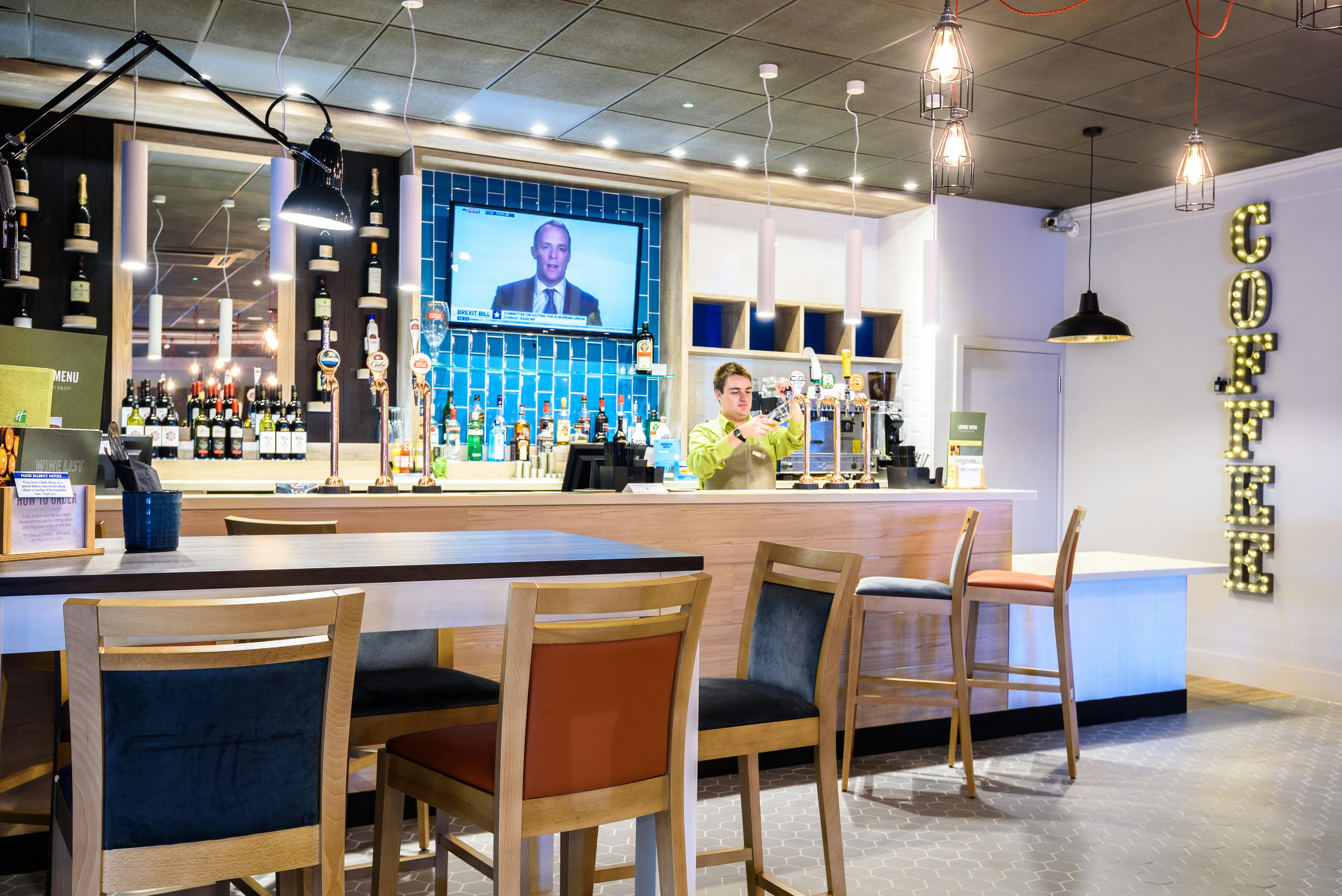 HOLIDAY INN PORTSMOUTH 46/73