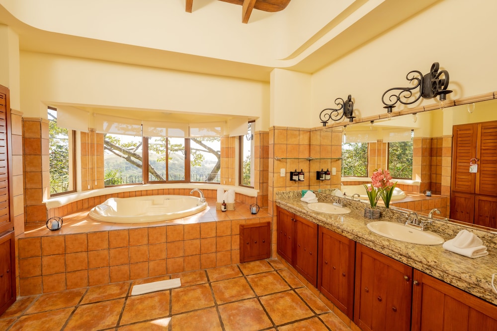 Borinquen Thermal Resort 50/50