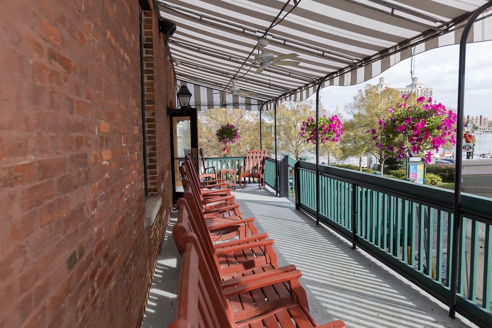 River Street Inn 11/52