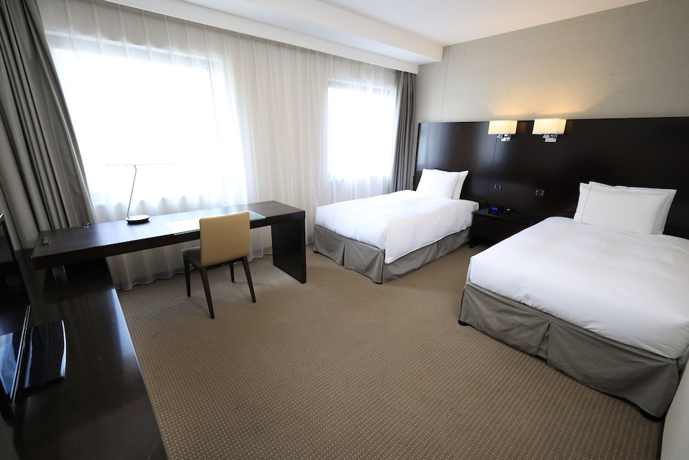 Universal, Deluxe, Twin Beds