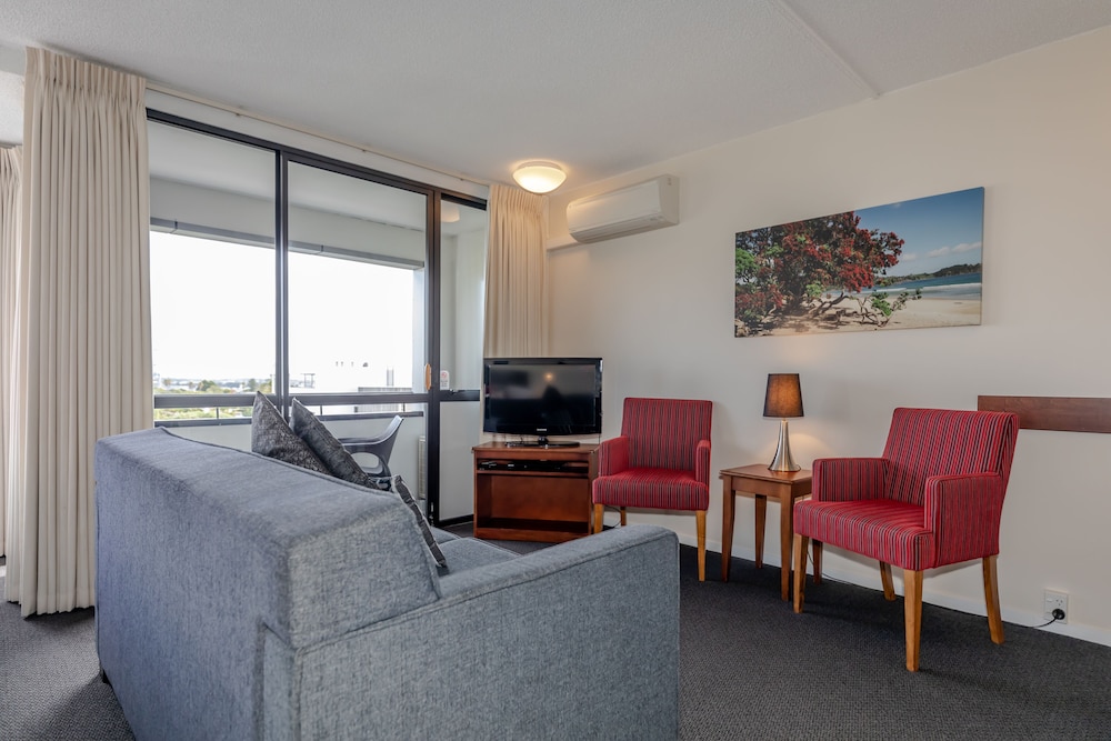 The Parnell Hotel and Conference Centre 23/27