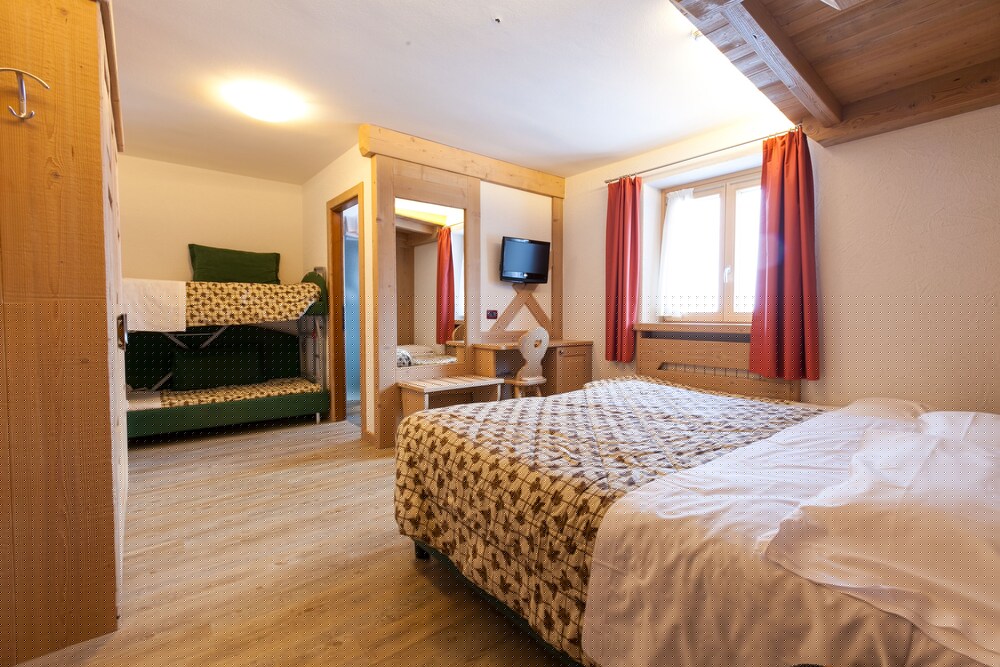 Sporting Hotel 12/50